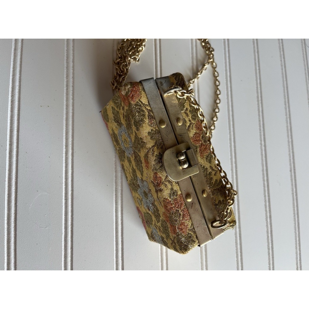 Vintage Floral Tapestry Box Clutch Purse Gold Tone Chain Strap Made in Italy - Picture 3 of 6